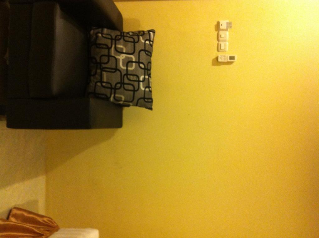Hotel Paramount Biringkanya Chambre photo