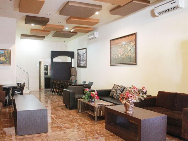 Hotel Paramount Biringkanya Extérieur photo