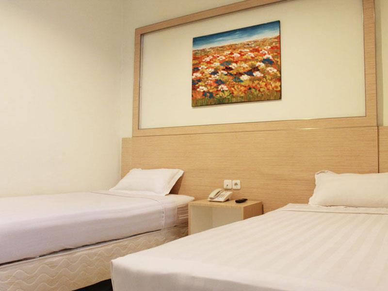 Hotel Paramount Biringkanya Extérieur photo